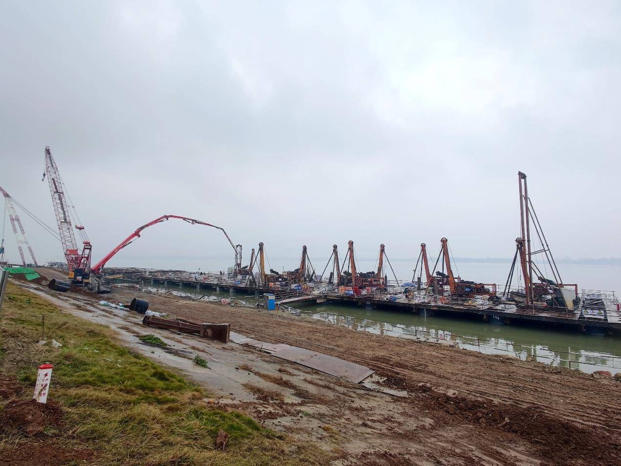 汉江航运新枢纽：钟祥港综合码头加速推进